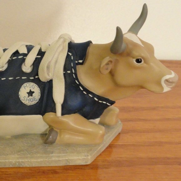 Cow Parade Other - Cow Parade 9125 MOOSHOE number 14091 Retired Resin